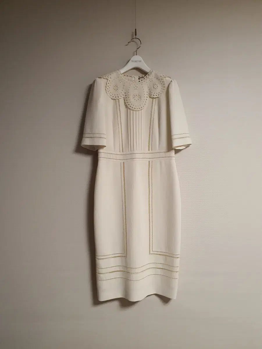 エンブロイダリー ネック