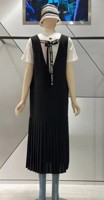 LUCKY CHOUETTE ラッキーシュエトゥ レタリング ディテール プリーツ ONE PIECE 38サイズ 24SS