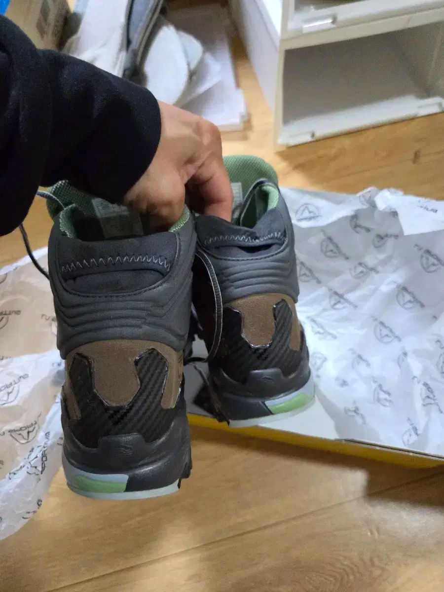 ラ スポルティバ ウルトララブ 2 登山靴