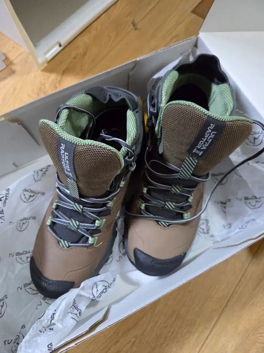 ラ スポルティバ ウルトララブ 2 登山靴