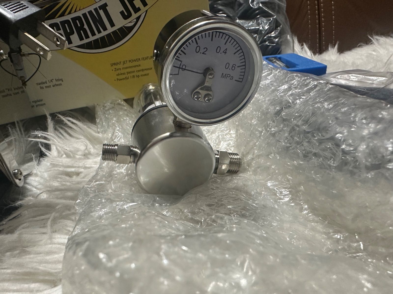 アネスト岩田 エアーブラシ用オイルフリーコンプレッサ