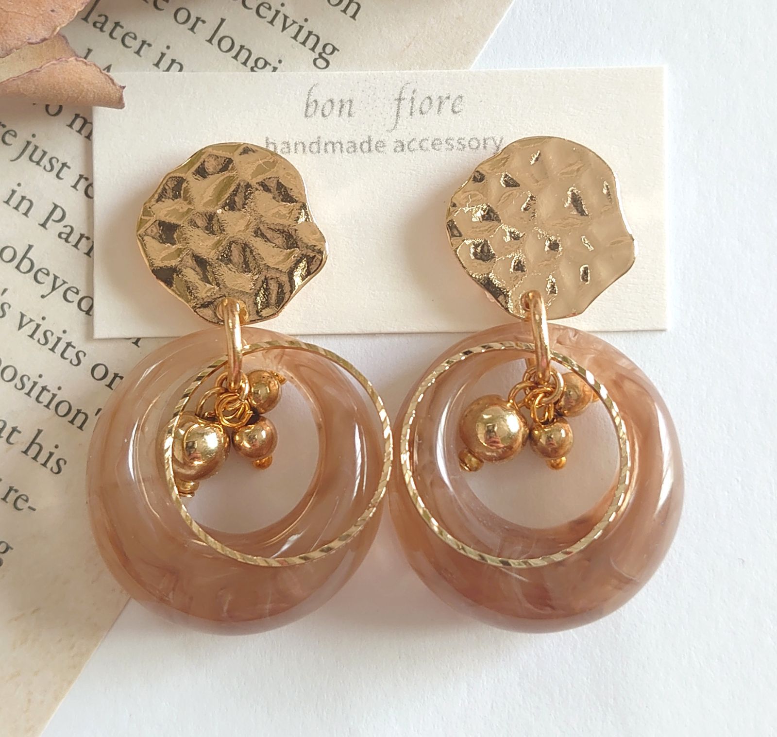 ハンドメイド ピアス イヤリング サージカルステンレス カフェオレ 