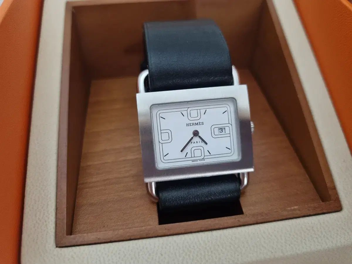 Hermes バレニア ユニセックス 時計