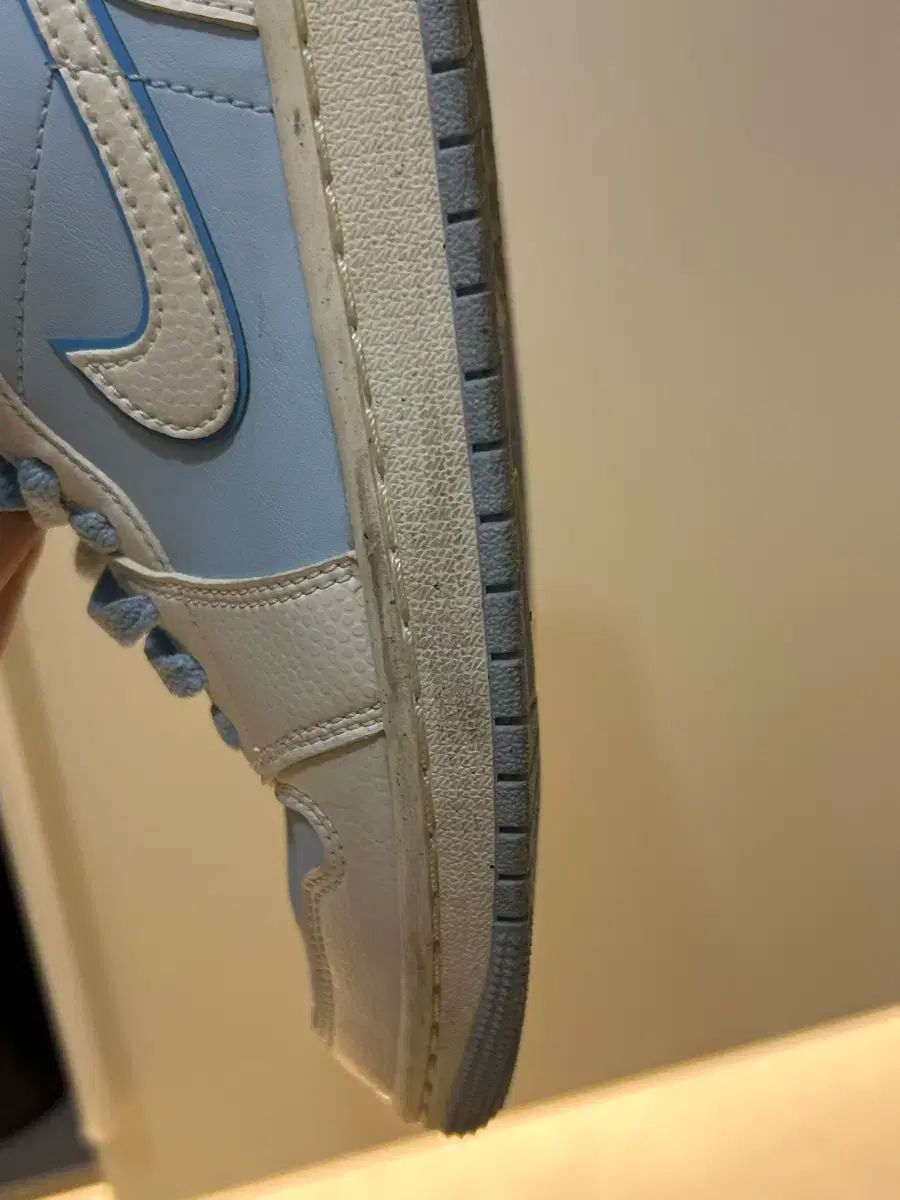 ナイキ エアフォース 235 スカイブルー