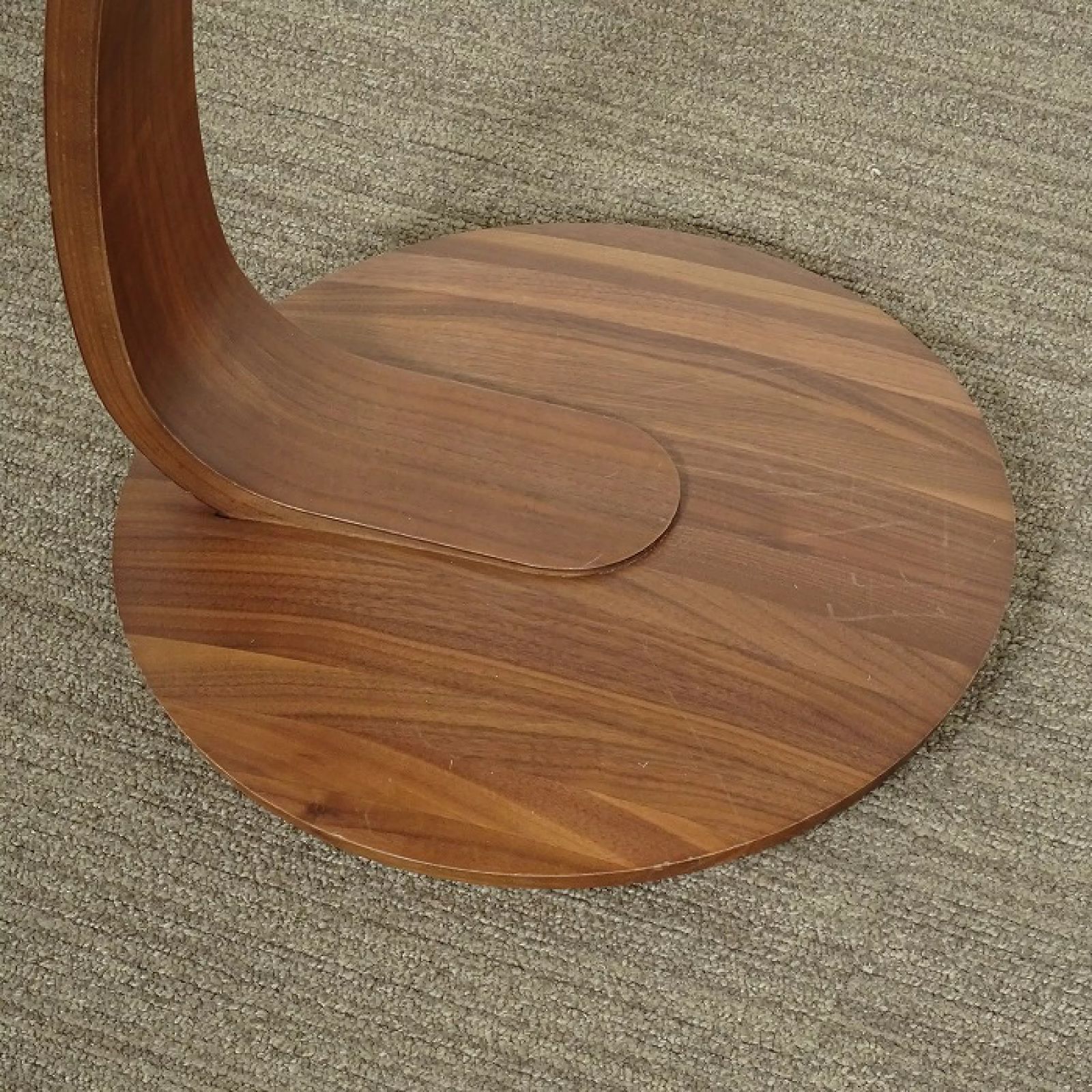 サイドテーブル