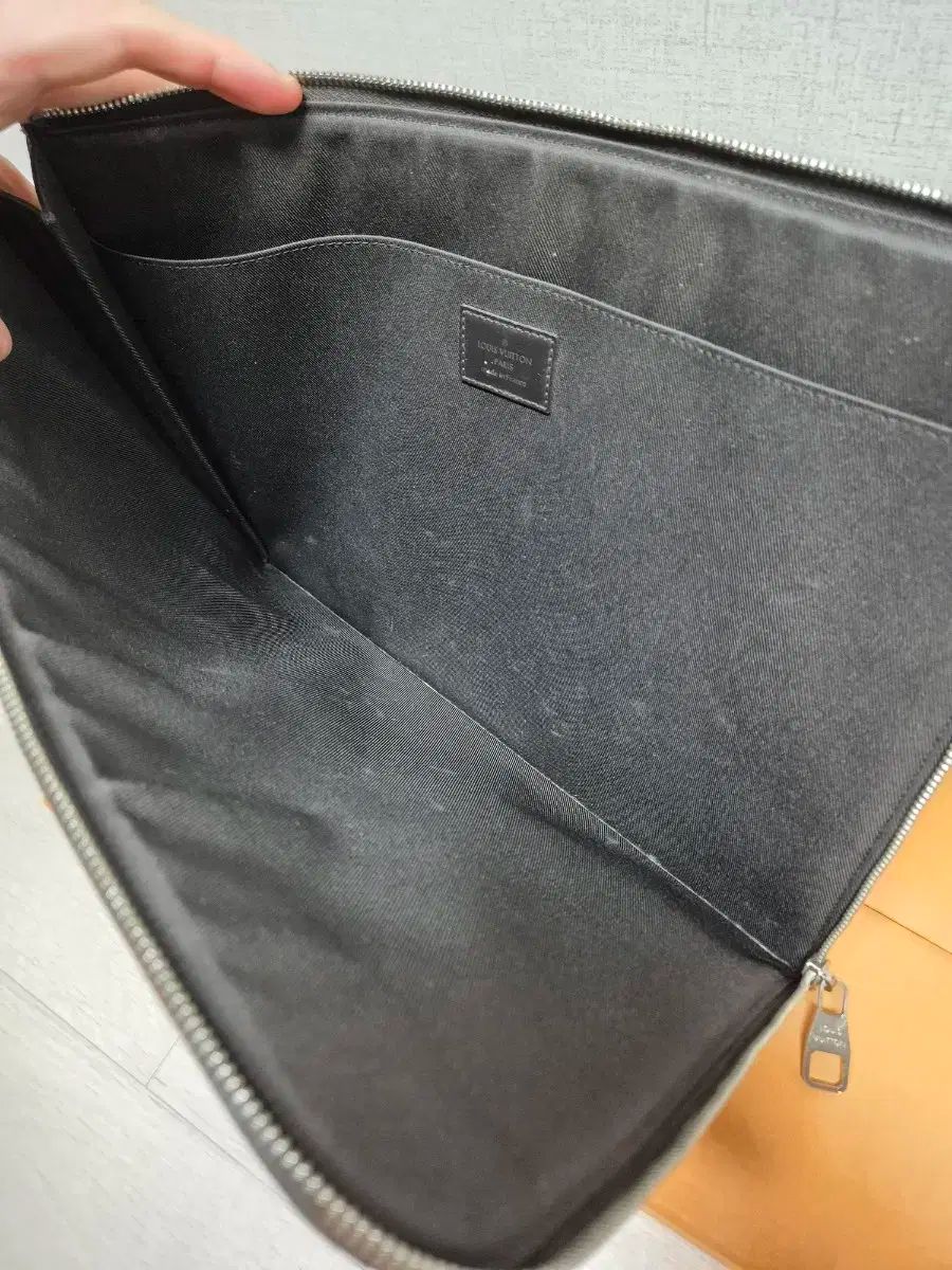 ルイヴィトン チャップマン ダミエ モデル クラッチバッグ