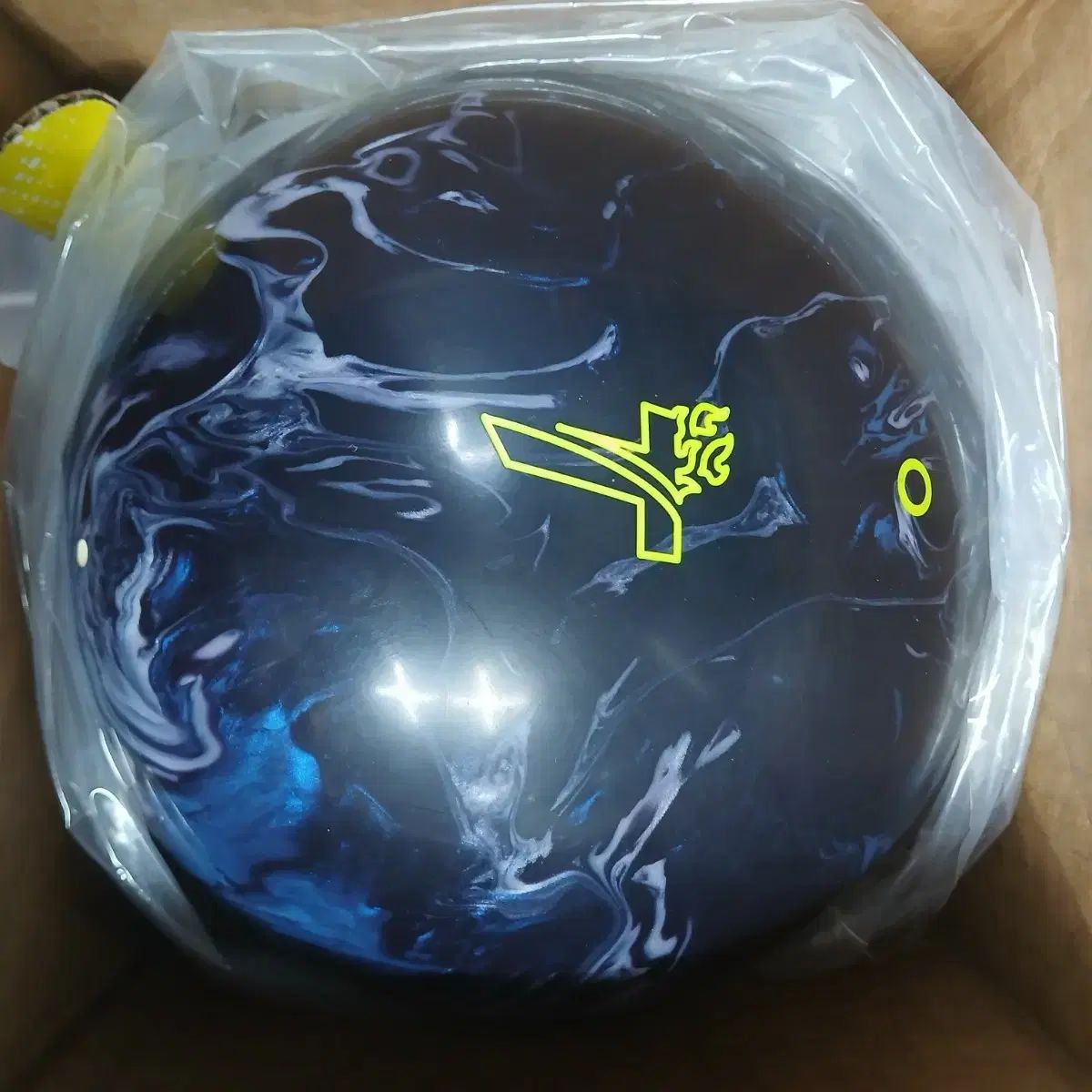 14パウンド トラック アキタイプ ハイブリッド ボーリング 球