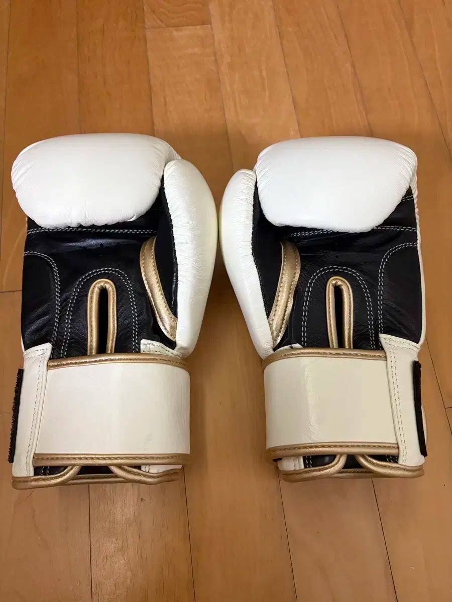 ISAMI ボクシンググローブ 10オンス