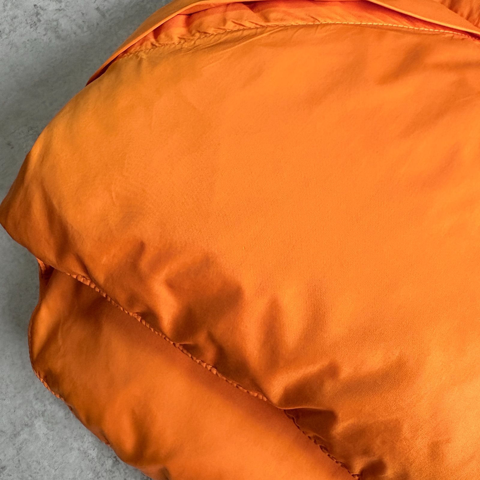 ネオン オレンジ