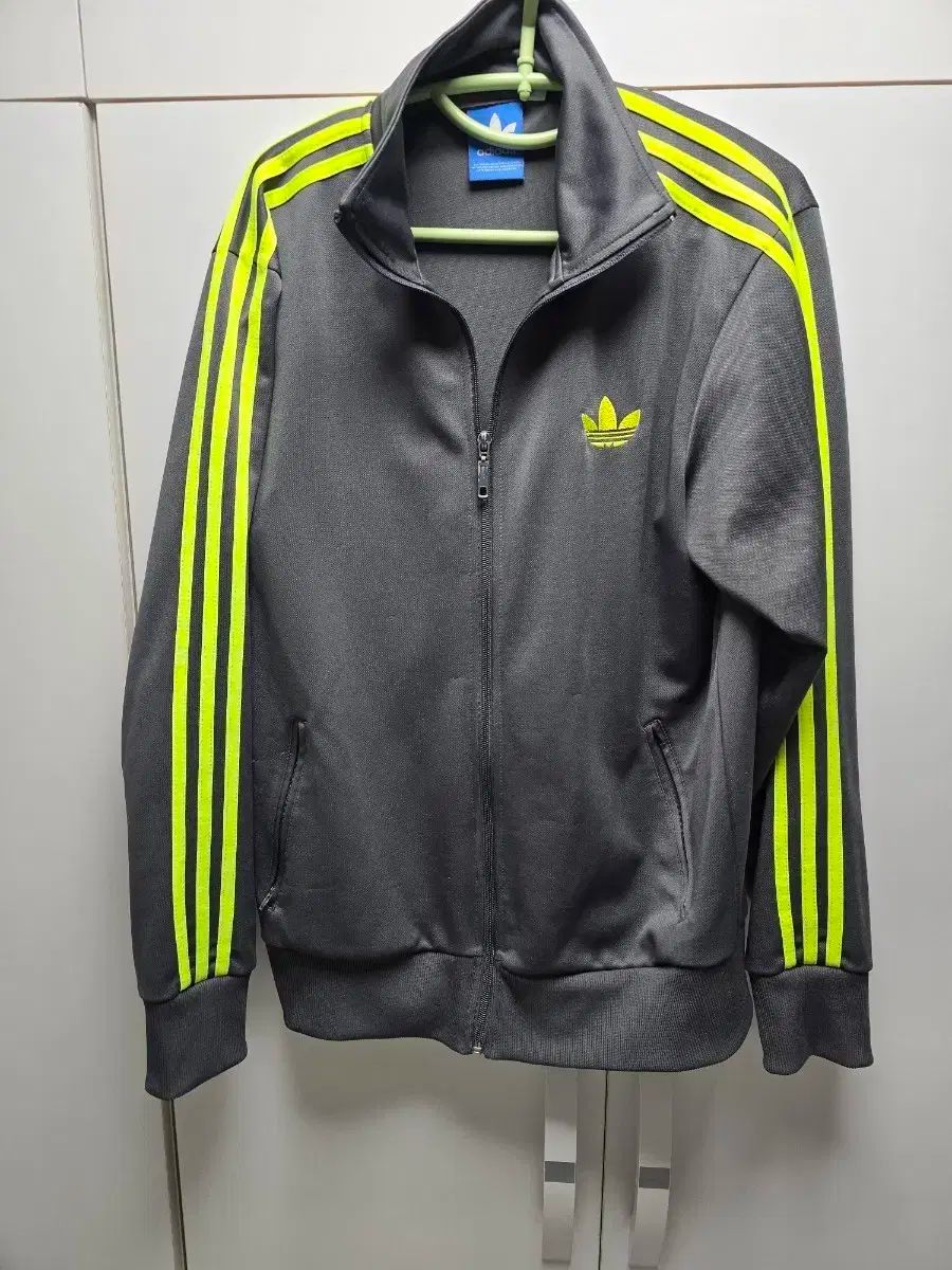 adidas トラックジャケット グレー ジャージ S トレフォイル