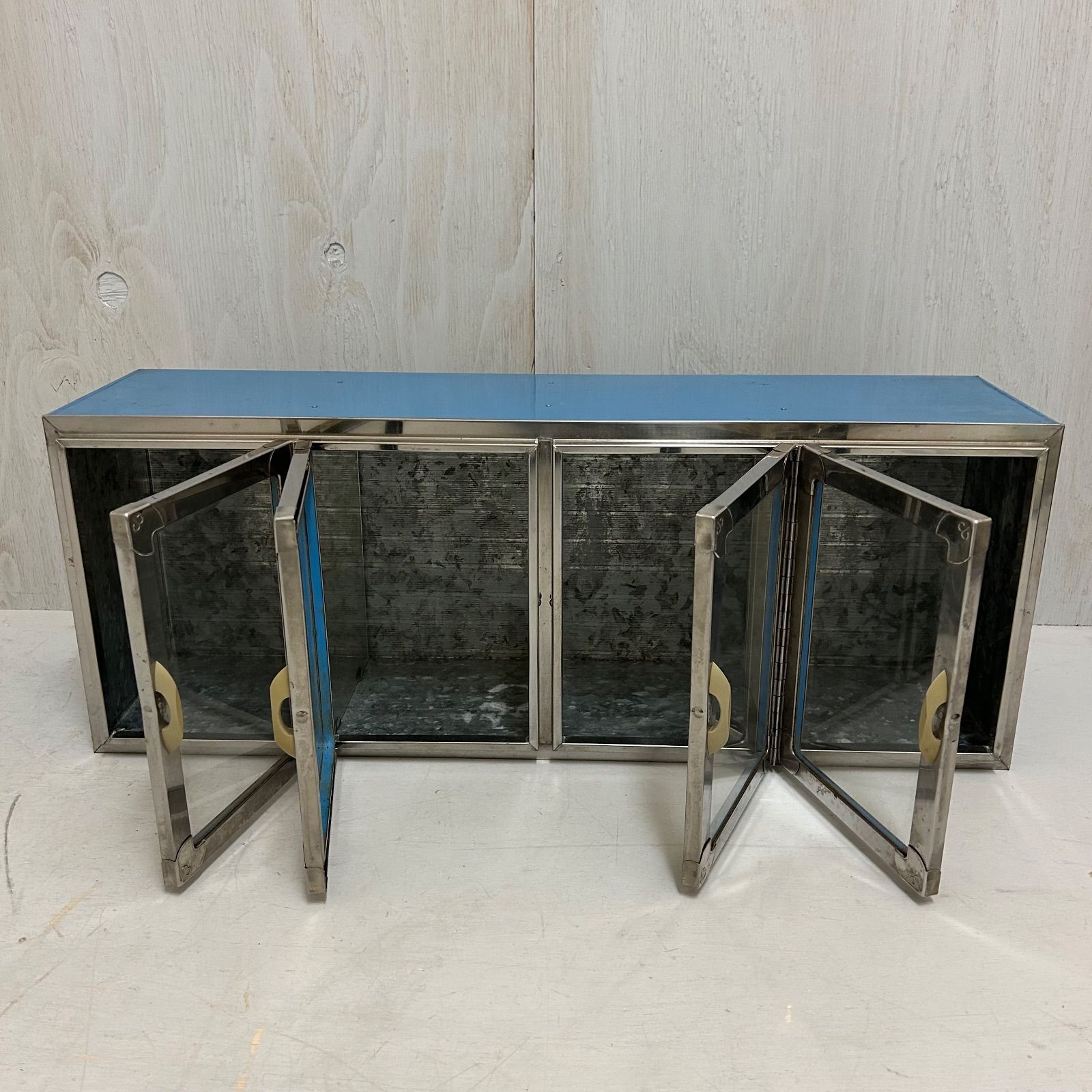 駄菓子屋ブリキケース 菓子ケース 4枚扉 ガラス 仕切り付き ディスプレイ 古道具