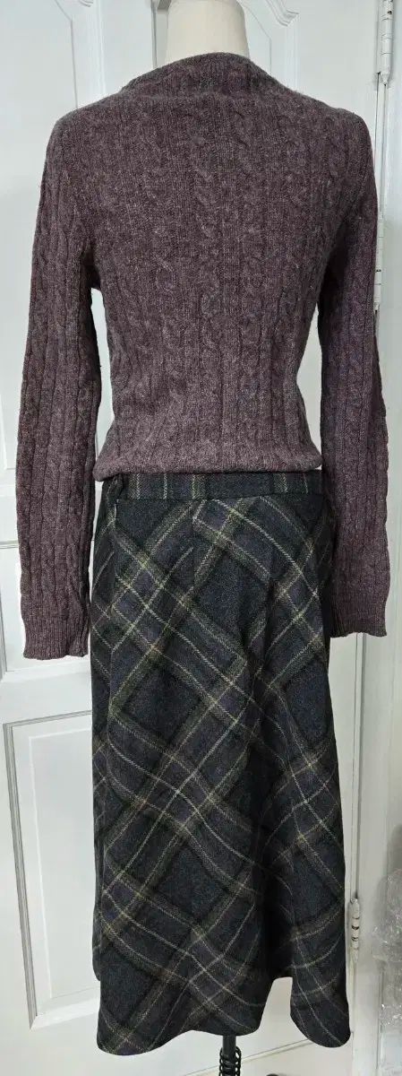 アクアスキュータムチェック柄スカート