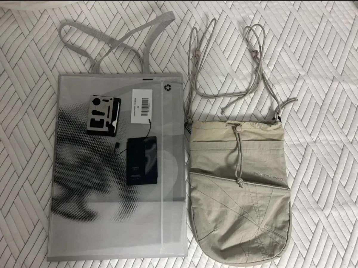 サンサンギアー クロスバック ベージュ