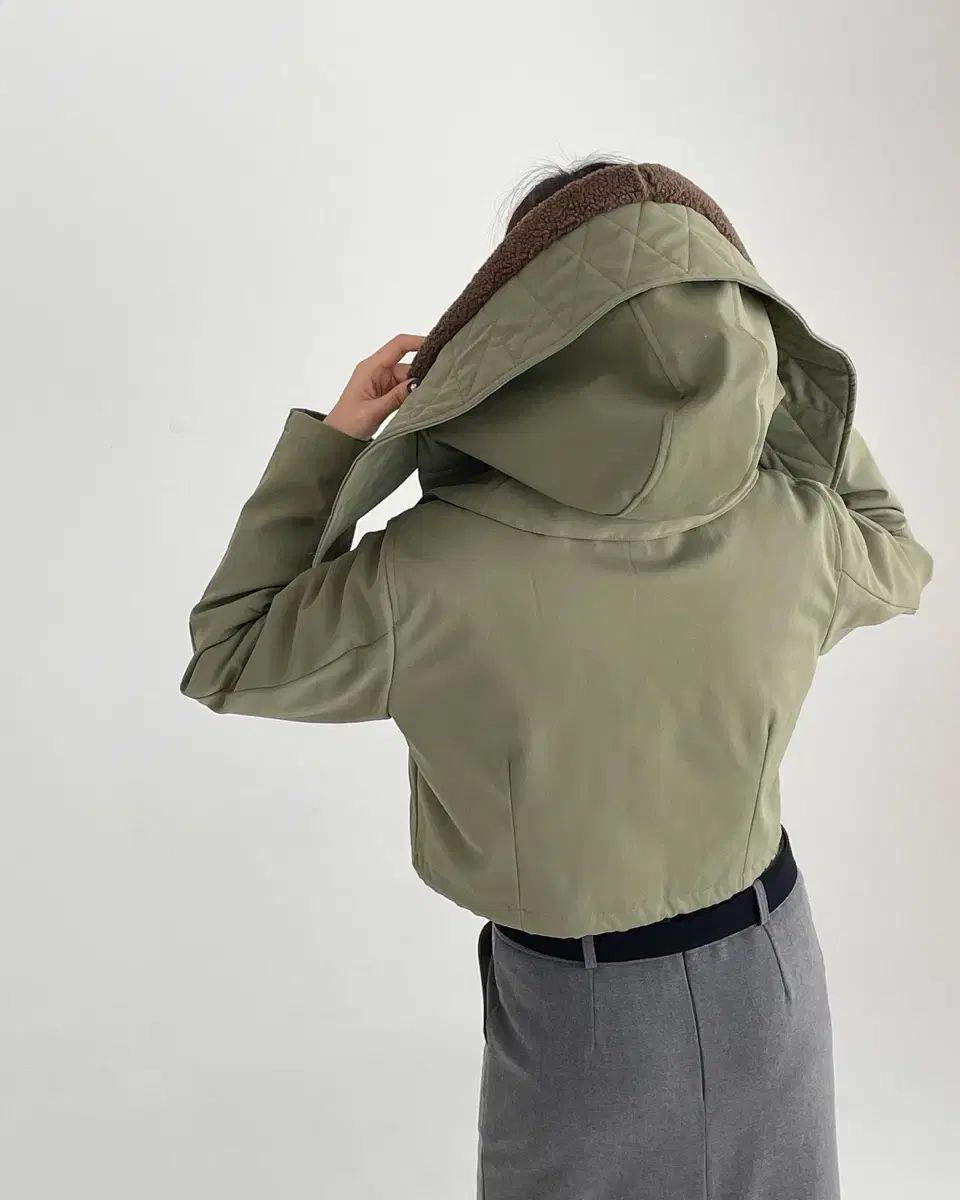 カーキ ファーマウンテンパーカー