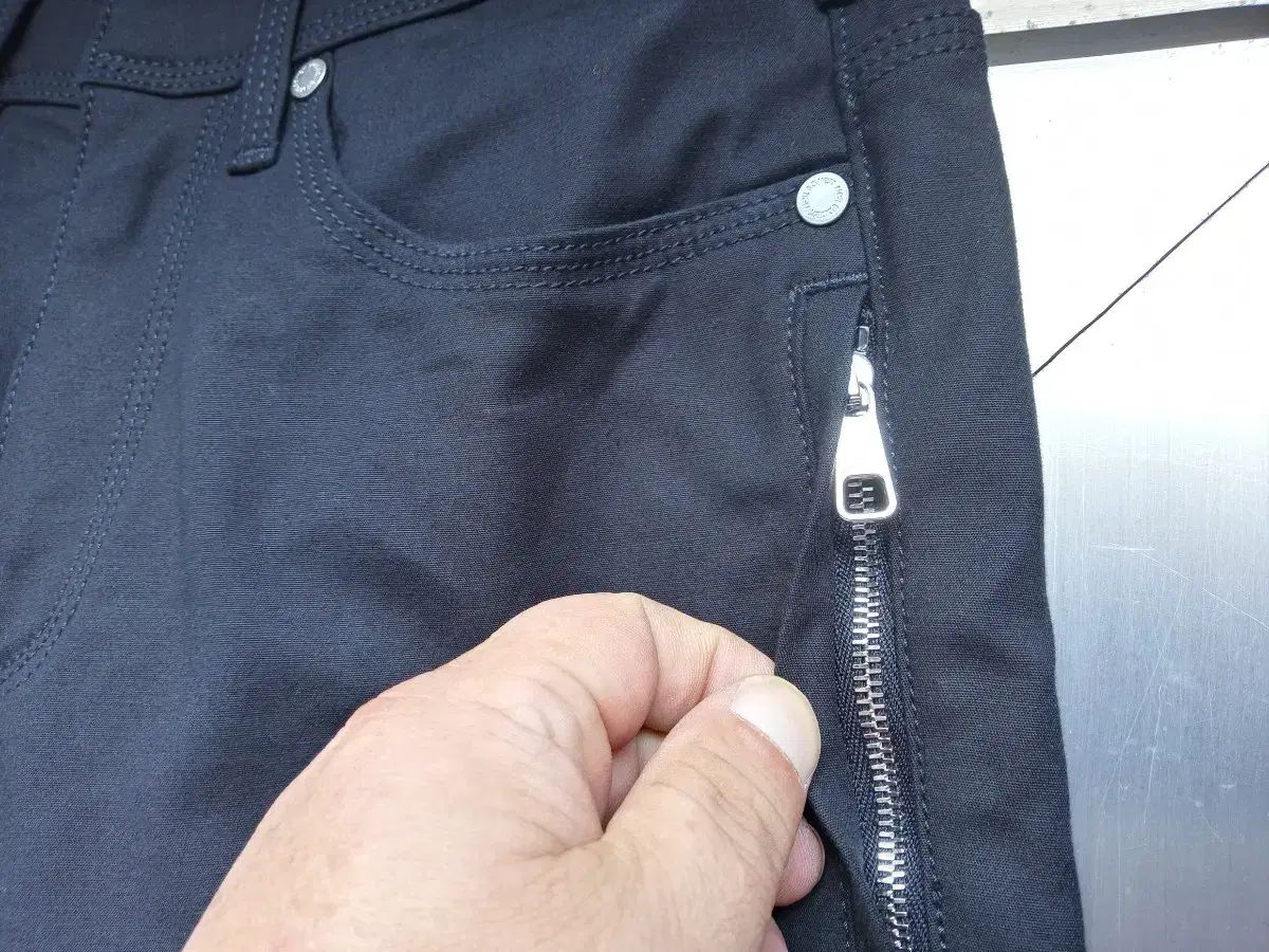 ブラック バイクパンツ