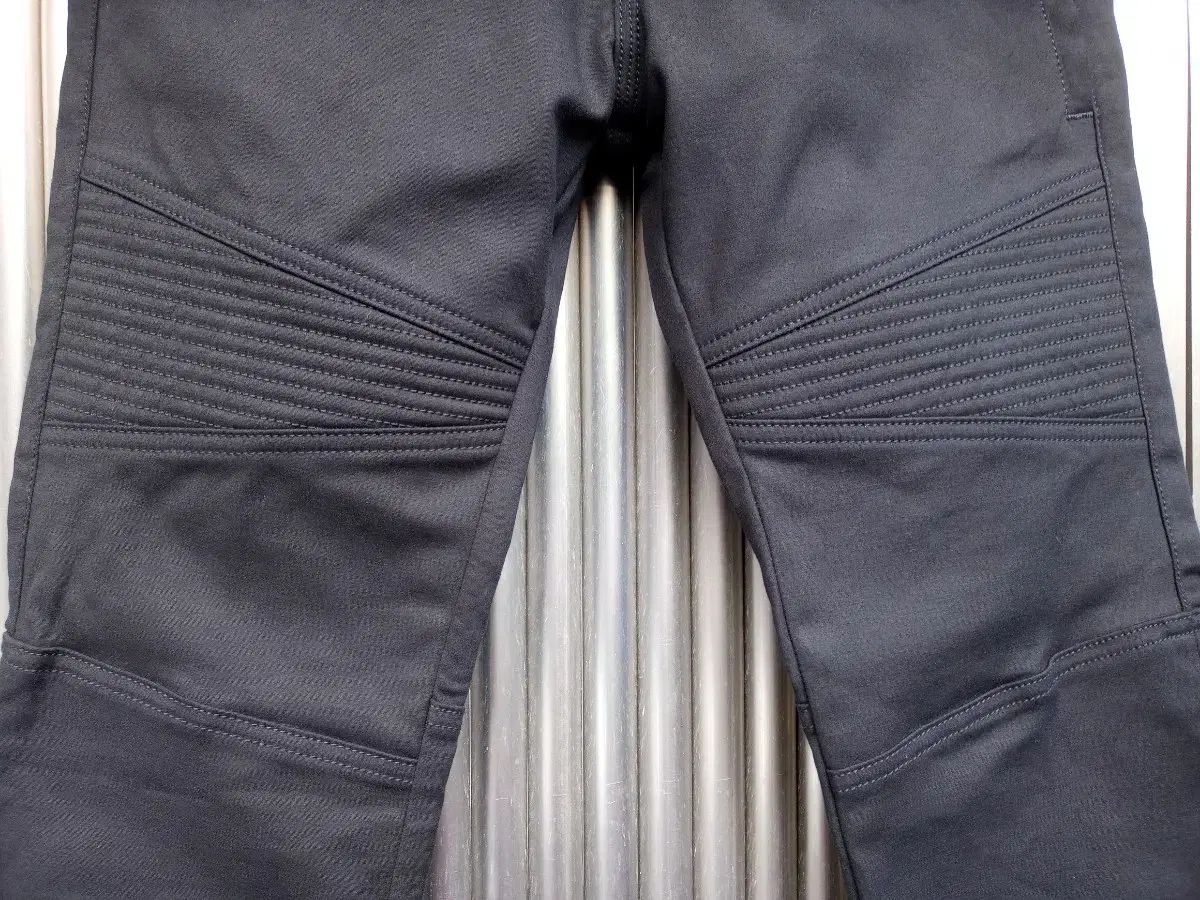 ブラック バイクパンツ