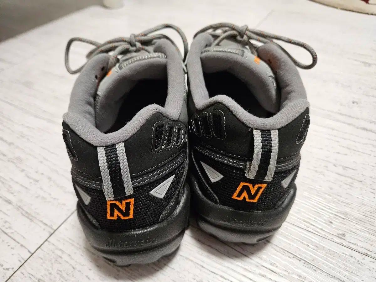 ニューバランス