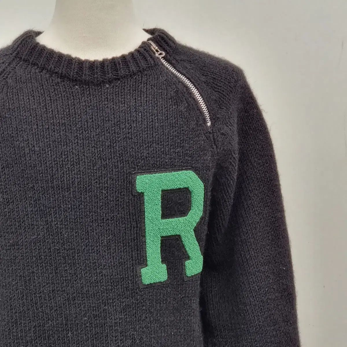 M ラフ シモンズ Rロゴ ニット ブラック