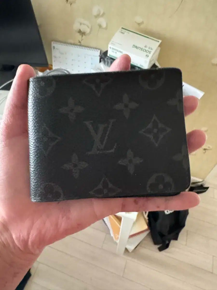 Louis Vuitton ルイヴィトン エクリプス マルチプリ 二つ折り財布