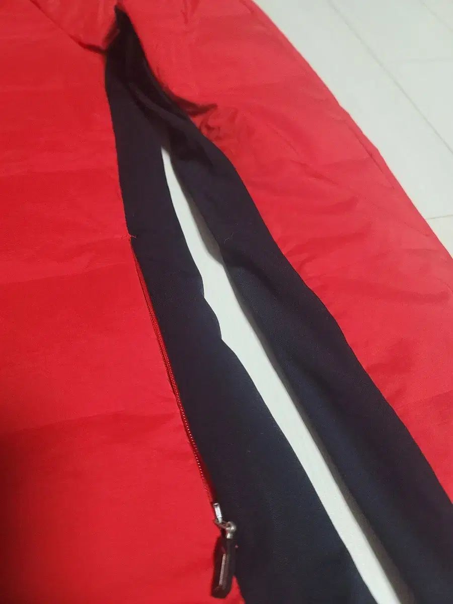 タイトリスト Titleist ゴルフ 薄い ダウン ジャケット レッド