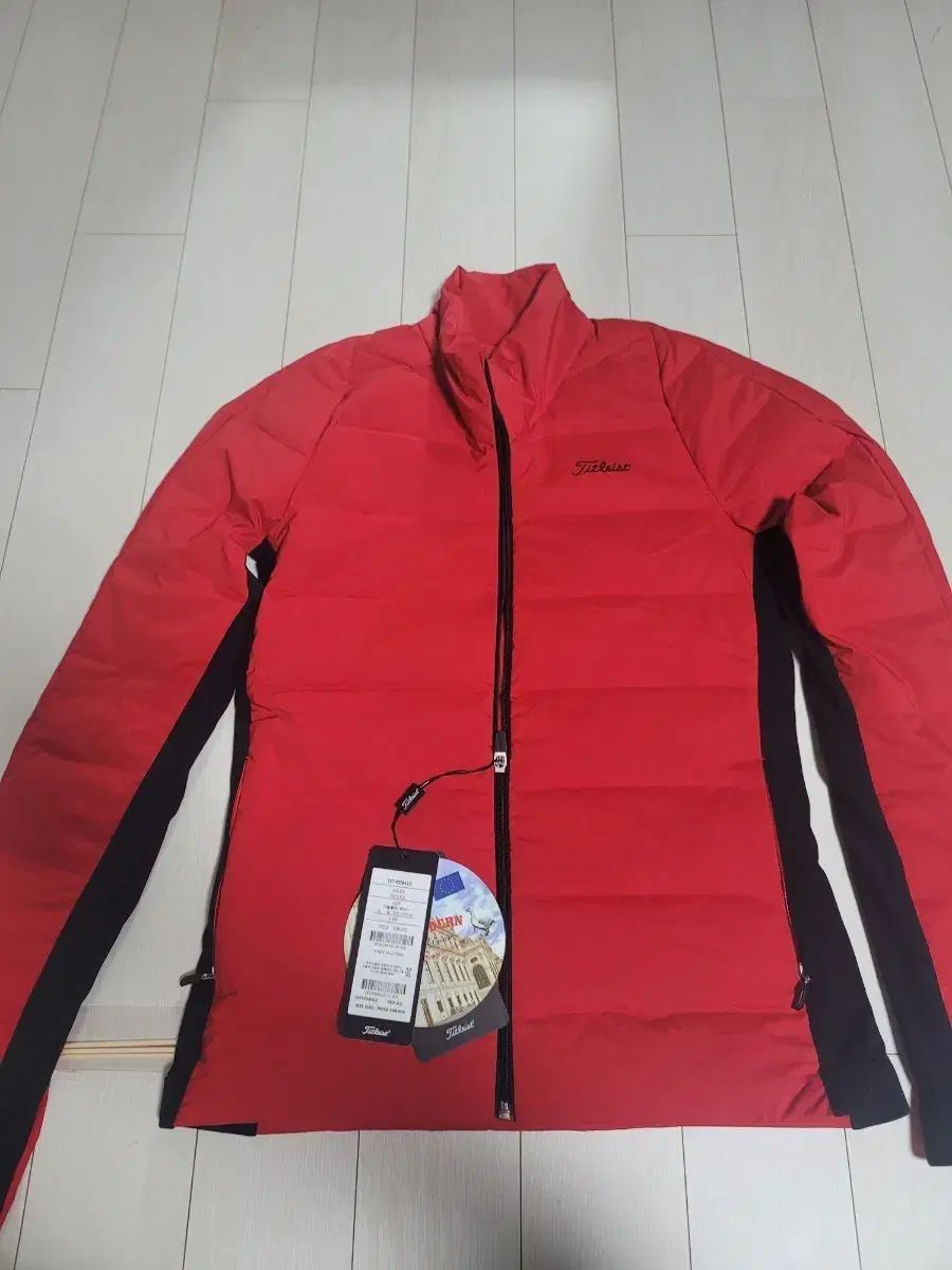 タイトリスト Titleist ゴルフ 薄い ダウン ジャケット レッド