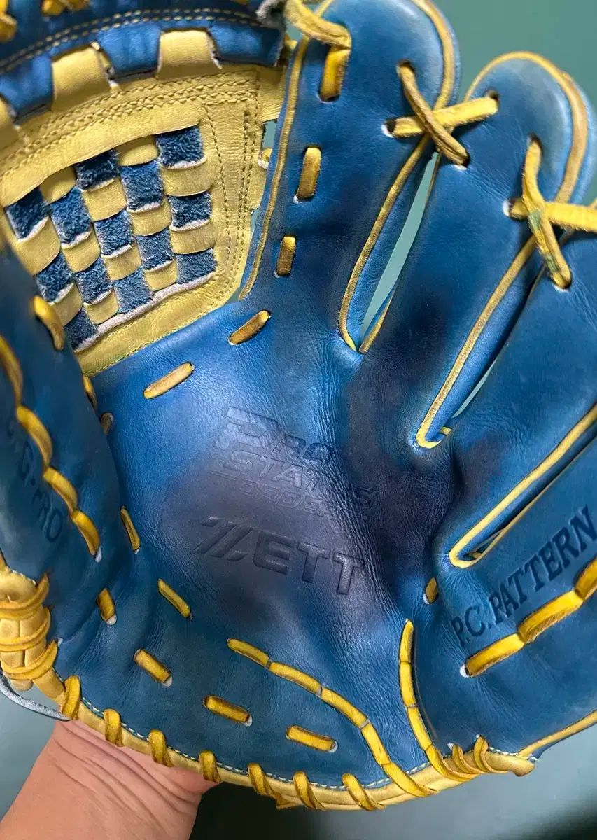 Zett プロステイタス ゲンタ モデル 제시