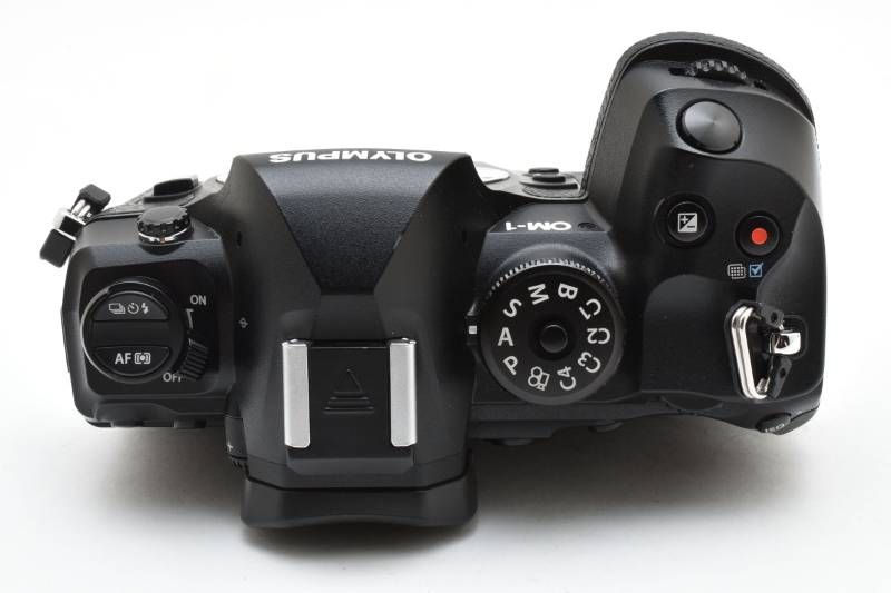 OLYMPUS OM-1 デジタル一眼レフカメラ ブラック 新型ミラーレス「OM-1」の画質を超速攻レポート。待望の裏面照射積層型