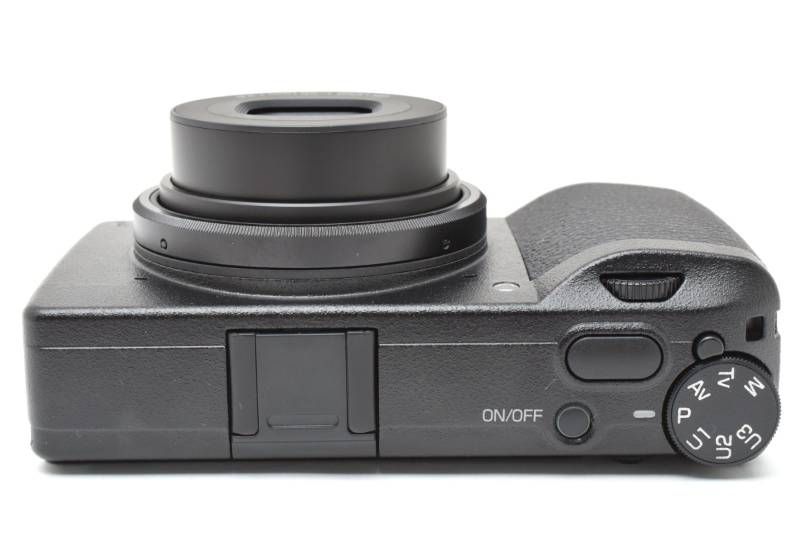 コンパクトデジタルカメラ