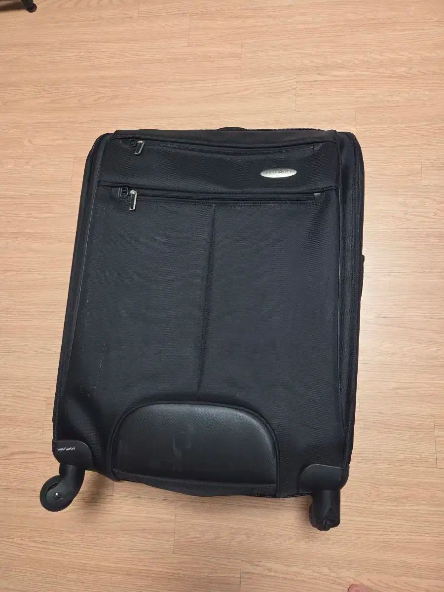 サムソナイト ブラック キャリアー 旅行 24インチ
