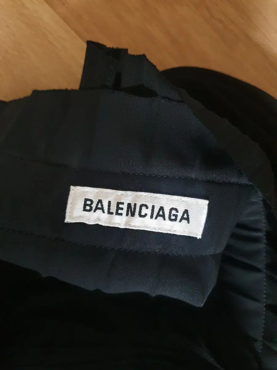 アシメントリー ブラック