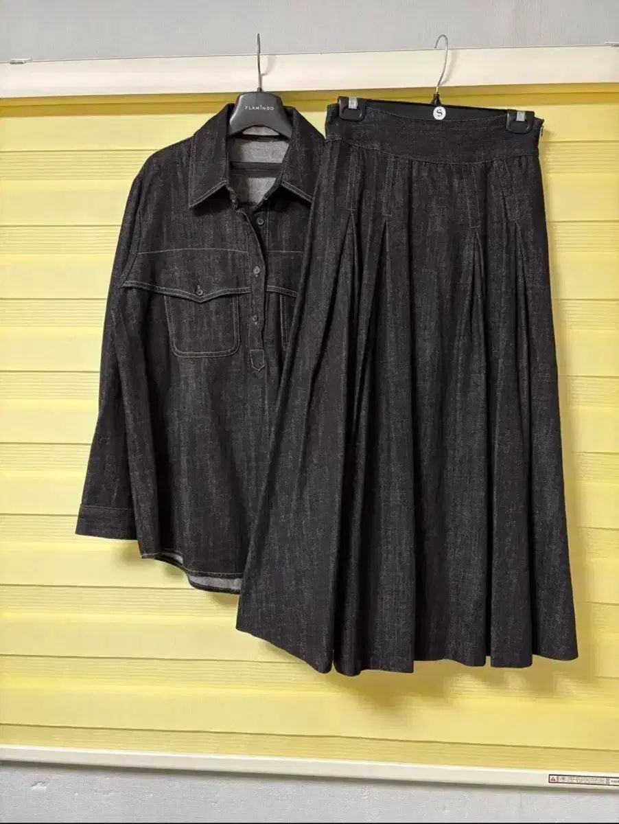 ラグジュアリー ブラックデニム セットアップ MAAHADDERANG_COM