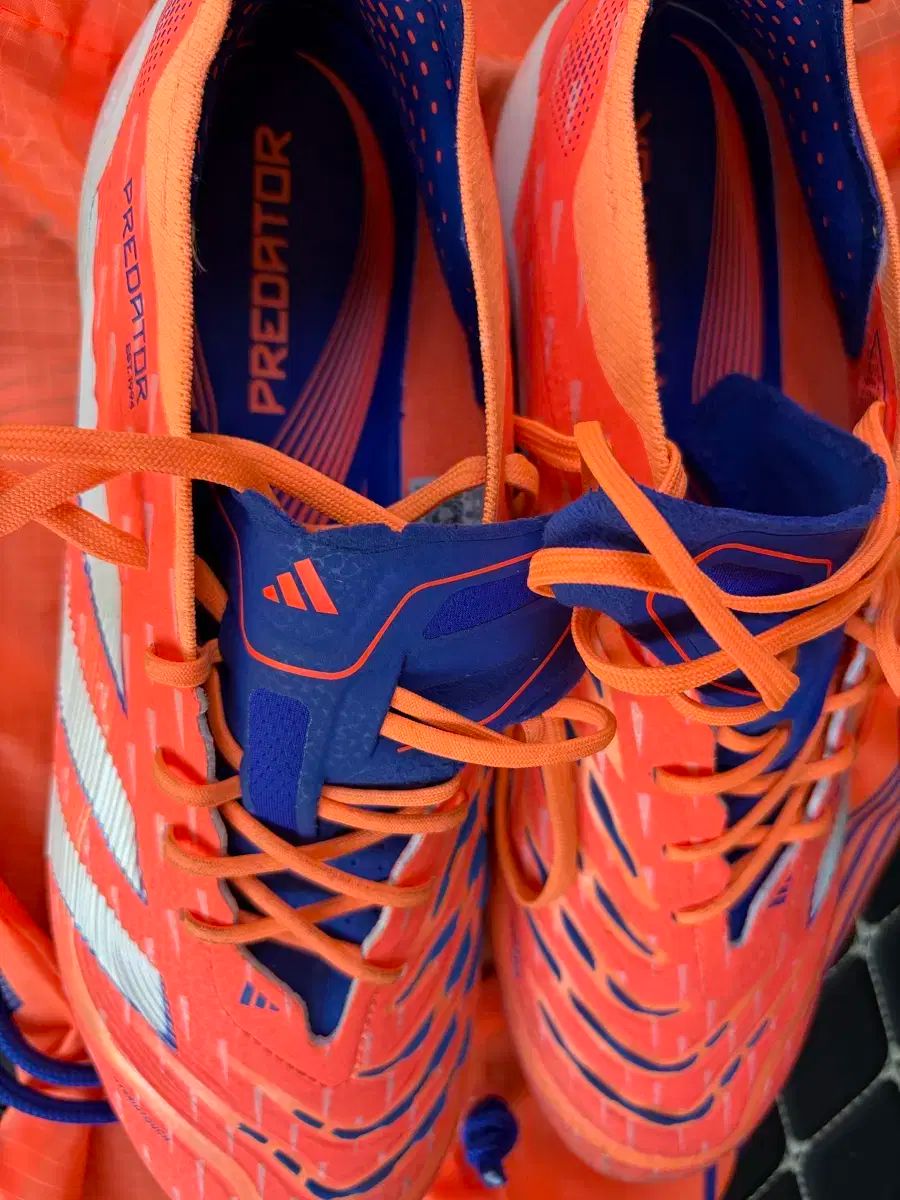 アディダス プレデター エリート AG 275