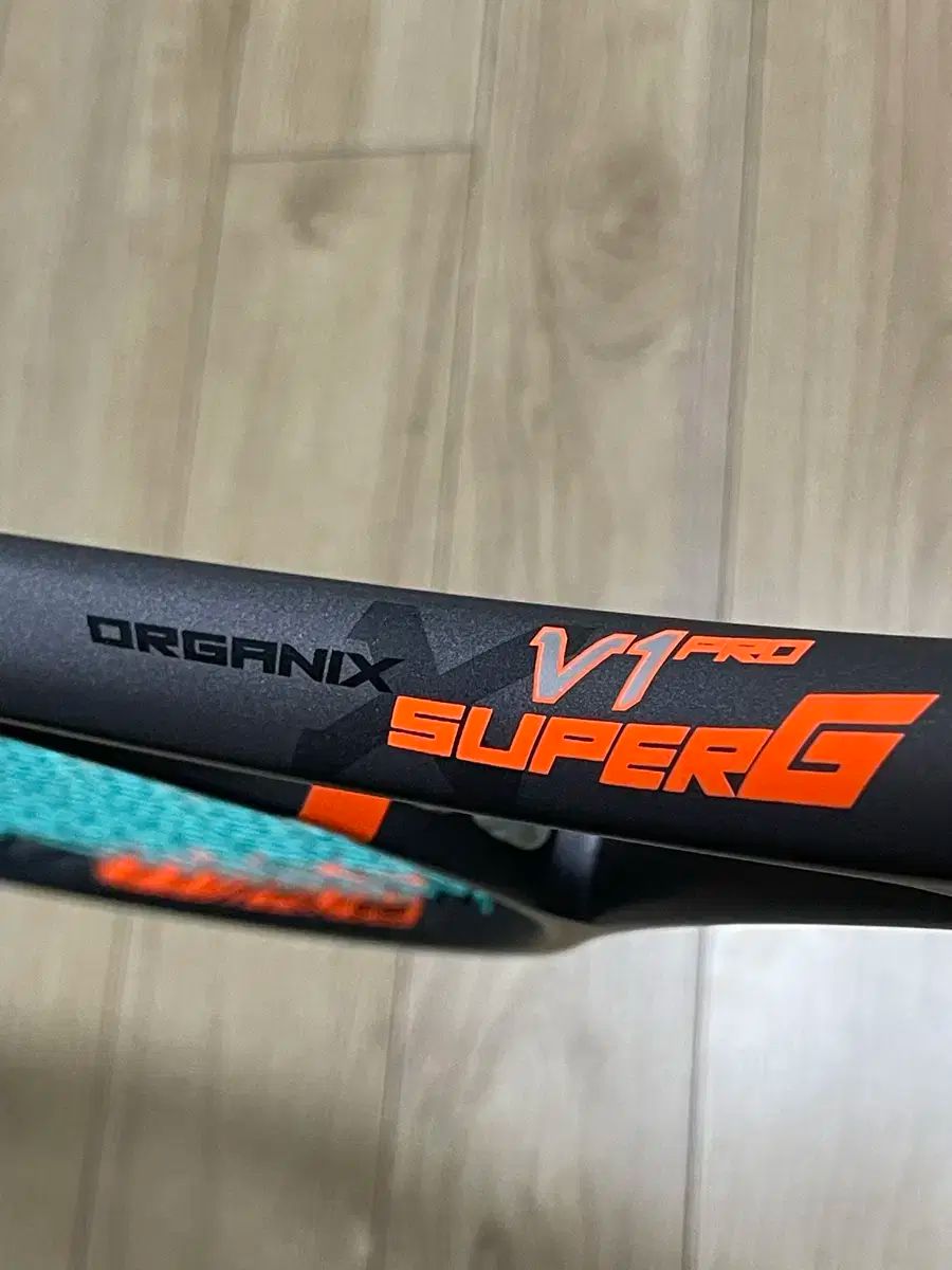 ヴォルクル オーガニック V1 プロ スーパーファジー テニスラケット