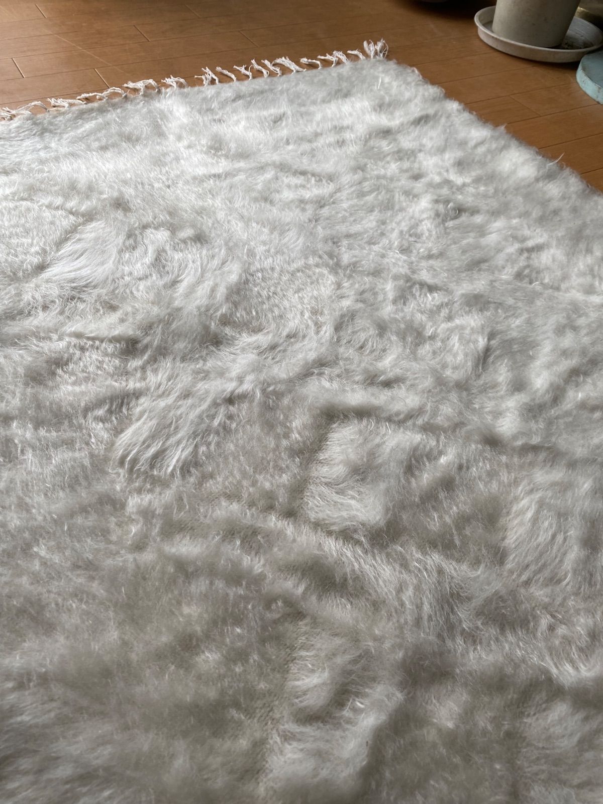 アンゴラヤギのモヘアで織られたシイルトバッタニイェ 白い無地のバッタニイェお早めに