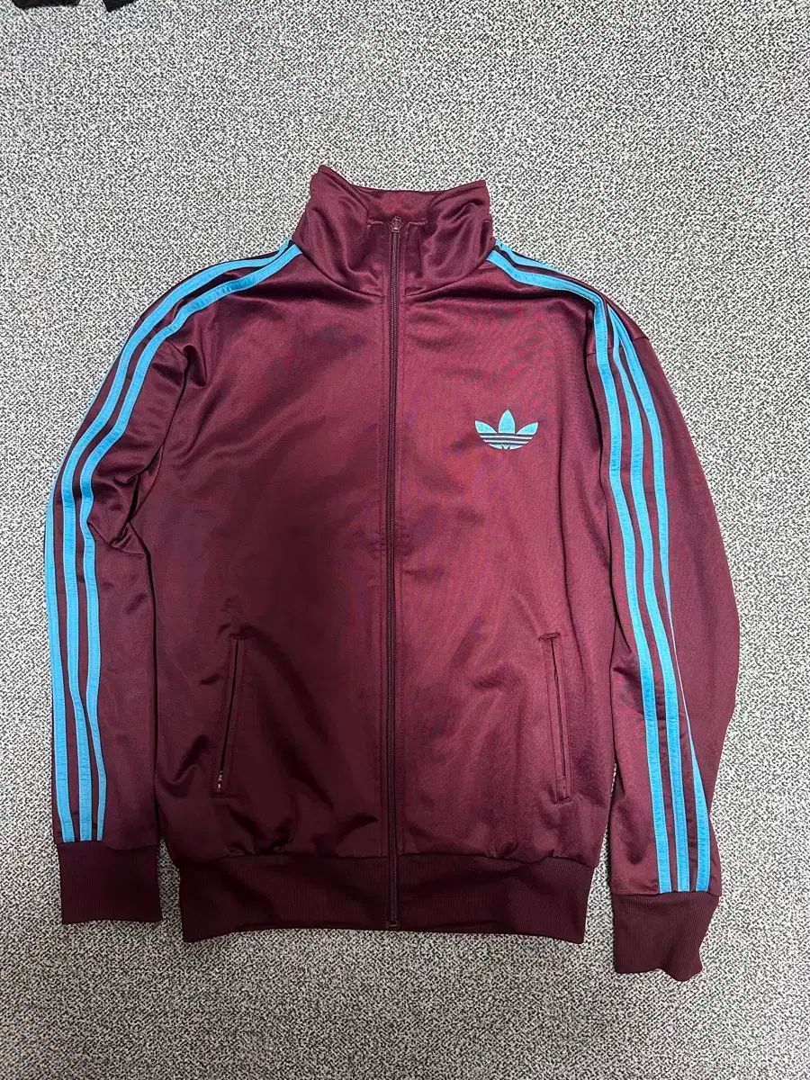 アディダス ファイヤーバード バーガンディ マルーン セットアップ