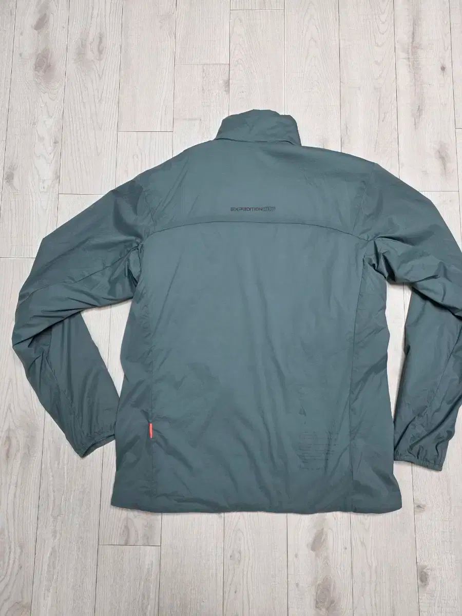 プリマロフト ダウン