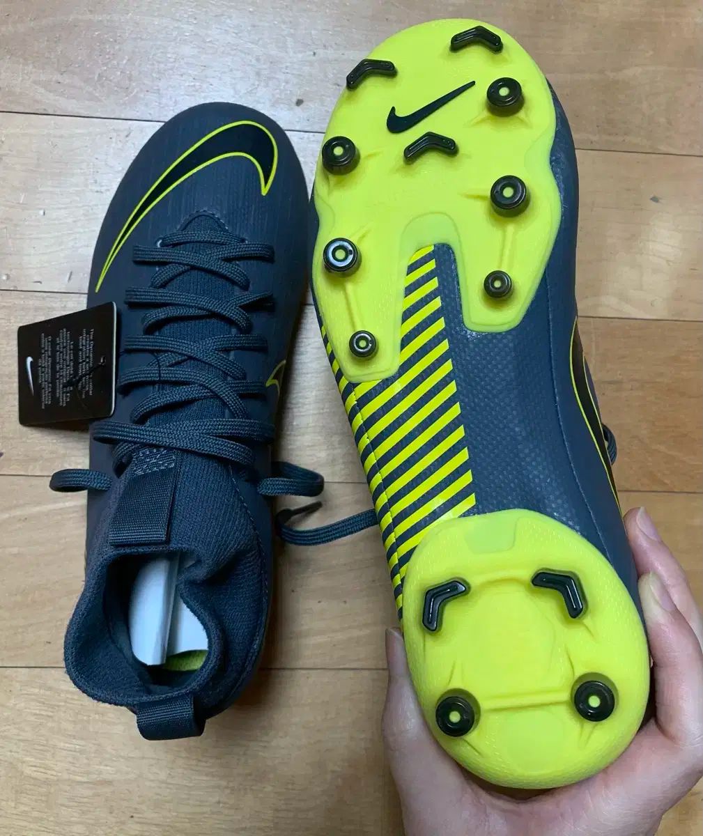 ナイキ サッカーシューズ