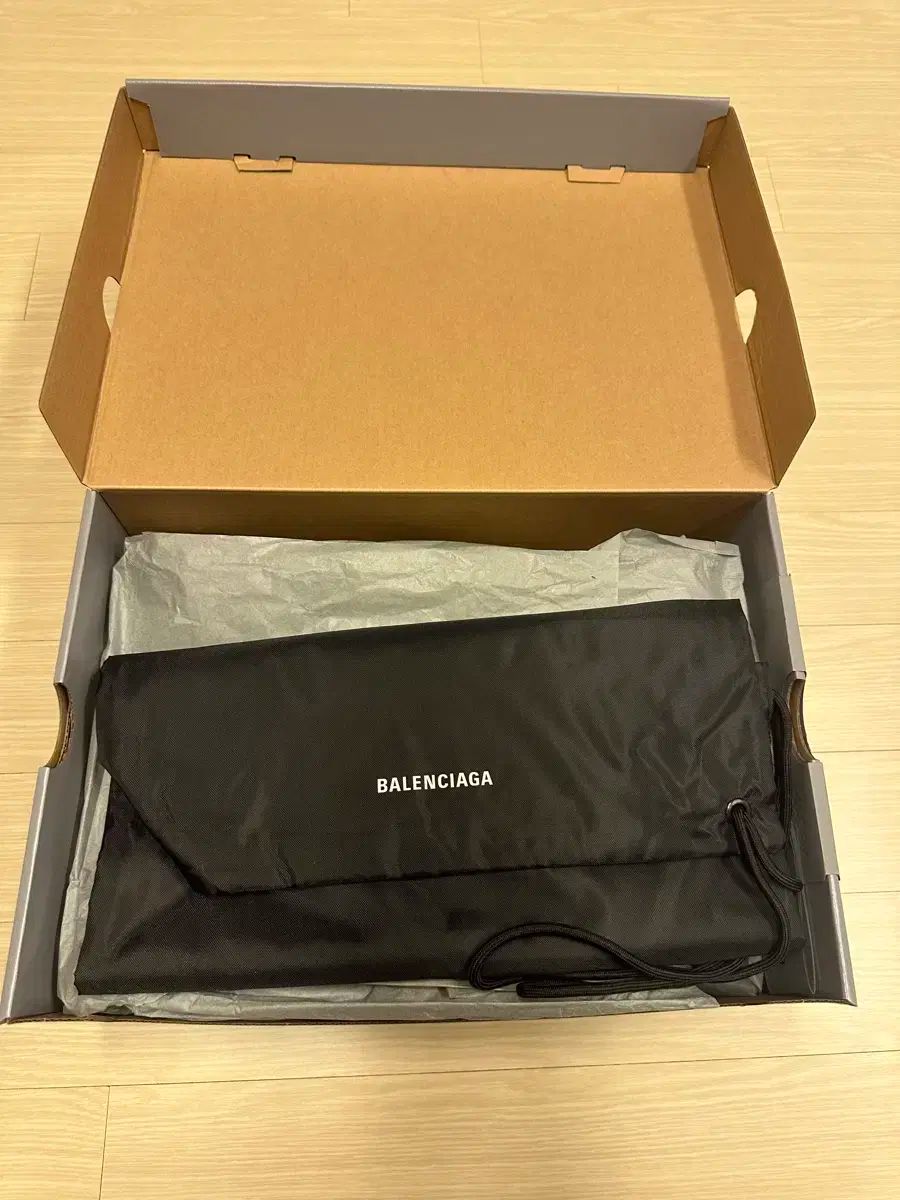 バレンシアガ ニュー ランナー ブルー 43 サイズ