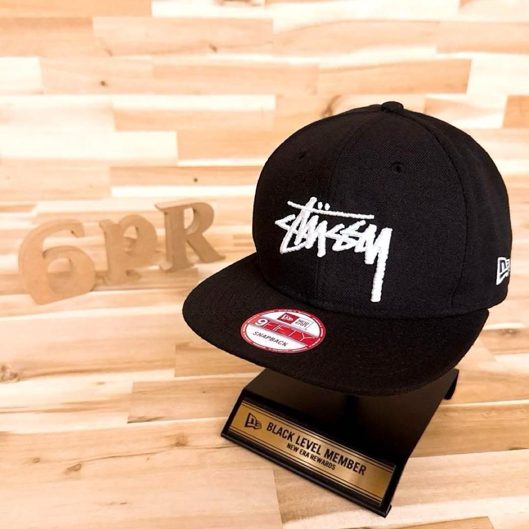 ニューエラ×ステューシー コラボ サイン ロゴキャップ 黒×白 モノトーン 立体3D刺繍 9FIFTY ストリート