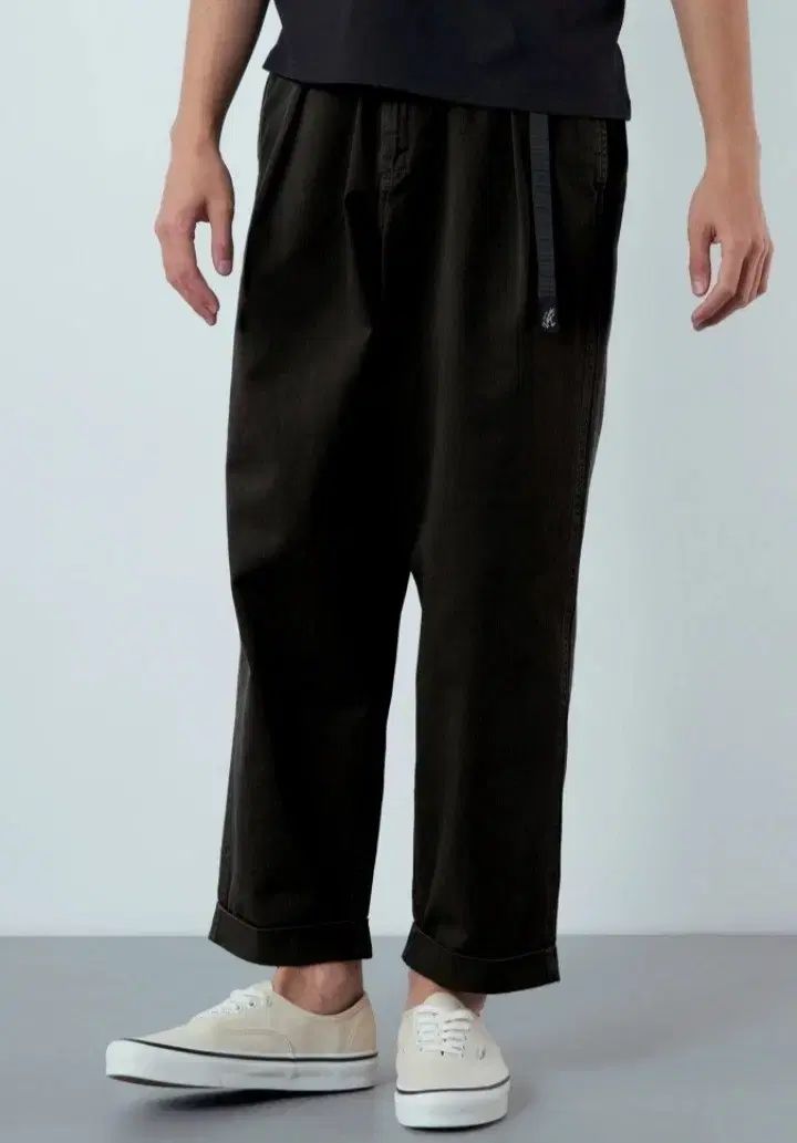 グラミチ タック テーパード パンツ ブラック