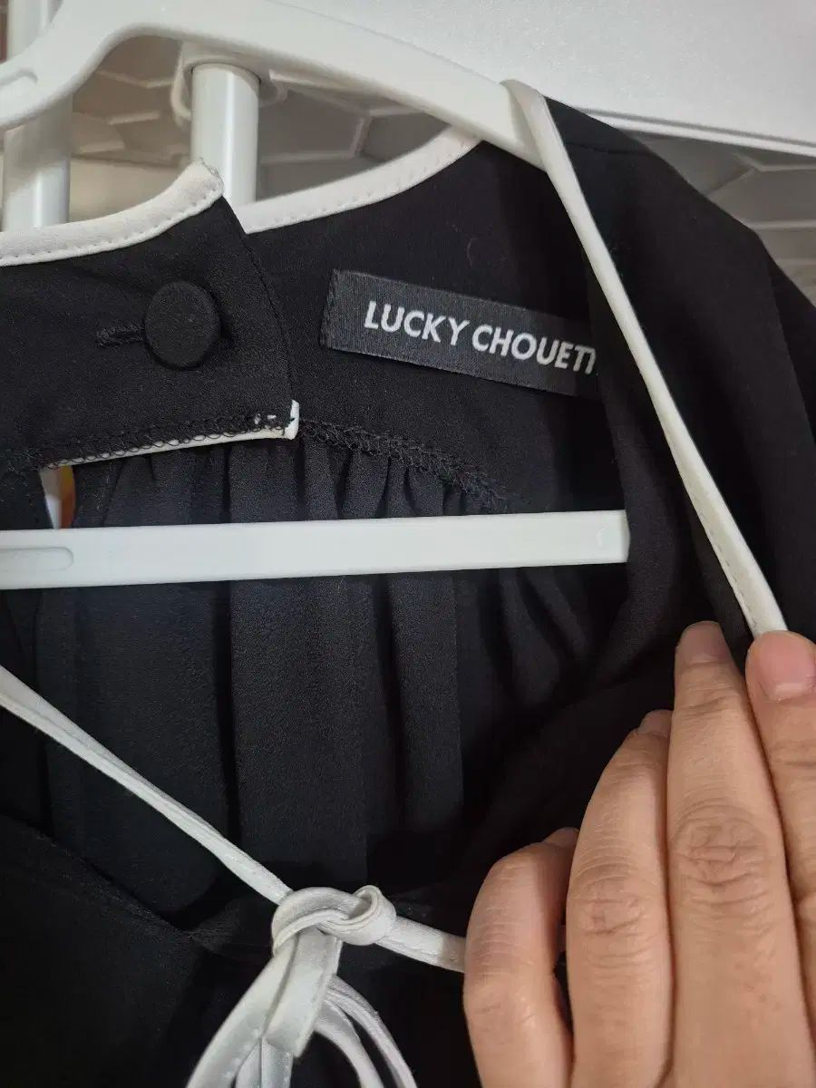 LUCKY CHOUETTE ラッキーシュエトゥ リボンタイ ブラウス
