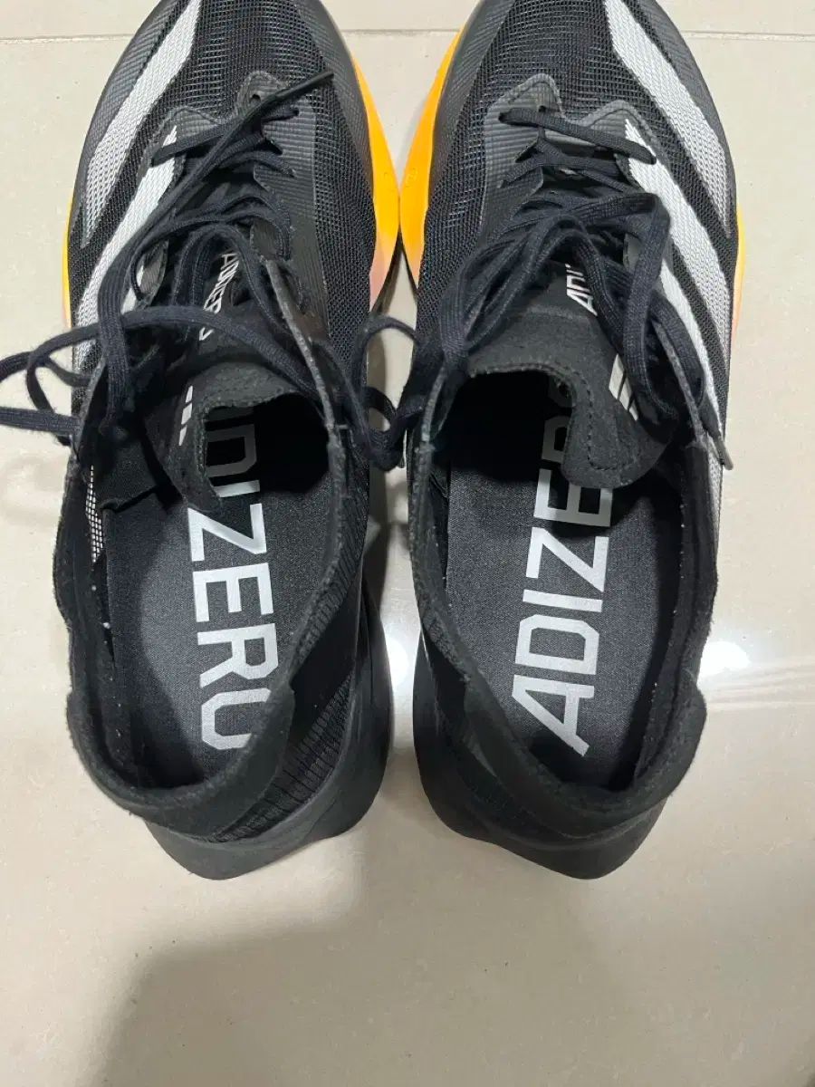 アディダス アディゼロ アディオス8