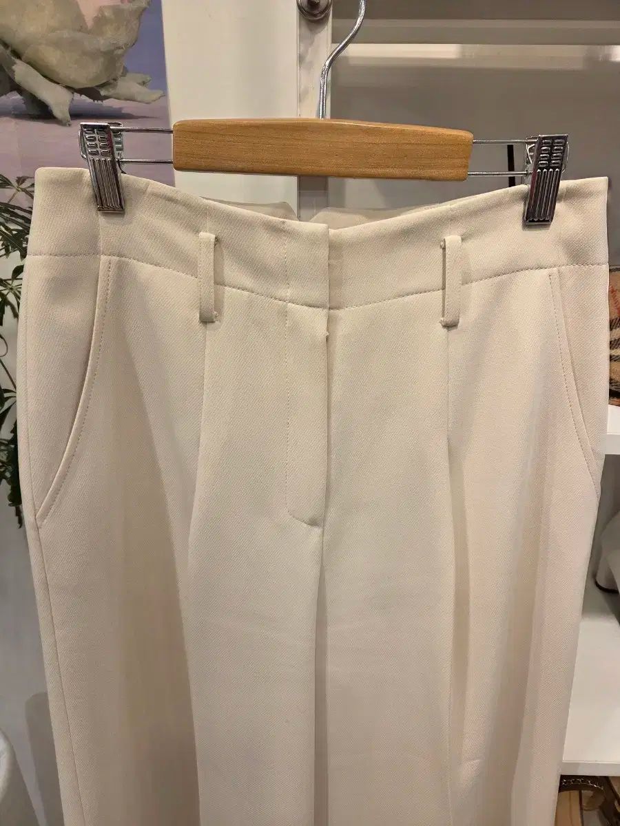 モジョエスピン アイボリー ワイド スラックス