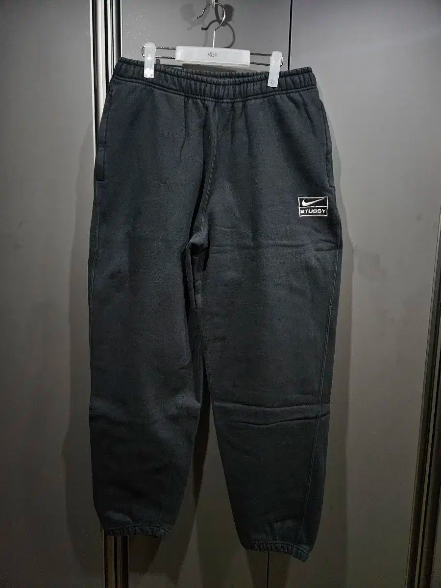NIKE STUSSY ズボン ブラック Mサイズ DN 4030-010