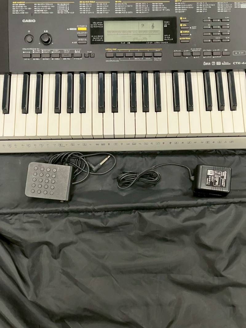 大感謝セール CASIO カシオ CTK-4400 電子キーボード 61鍵盤 純正ソフトケース付き SC-650B ポータブルタイプ