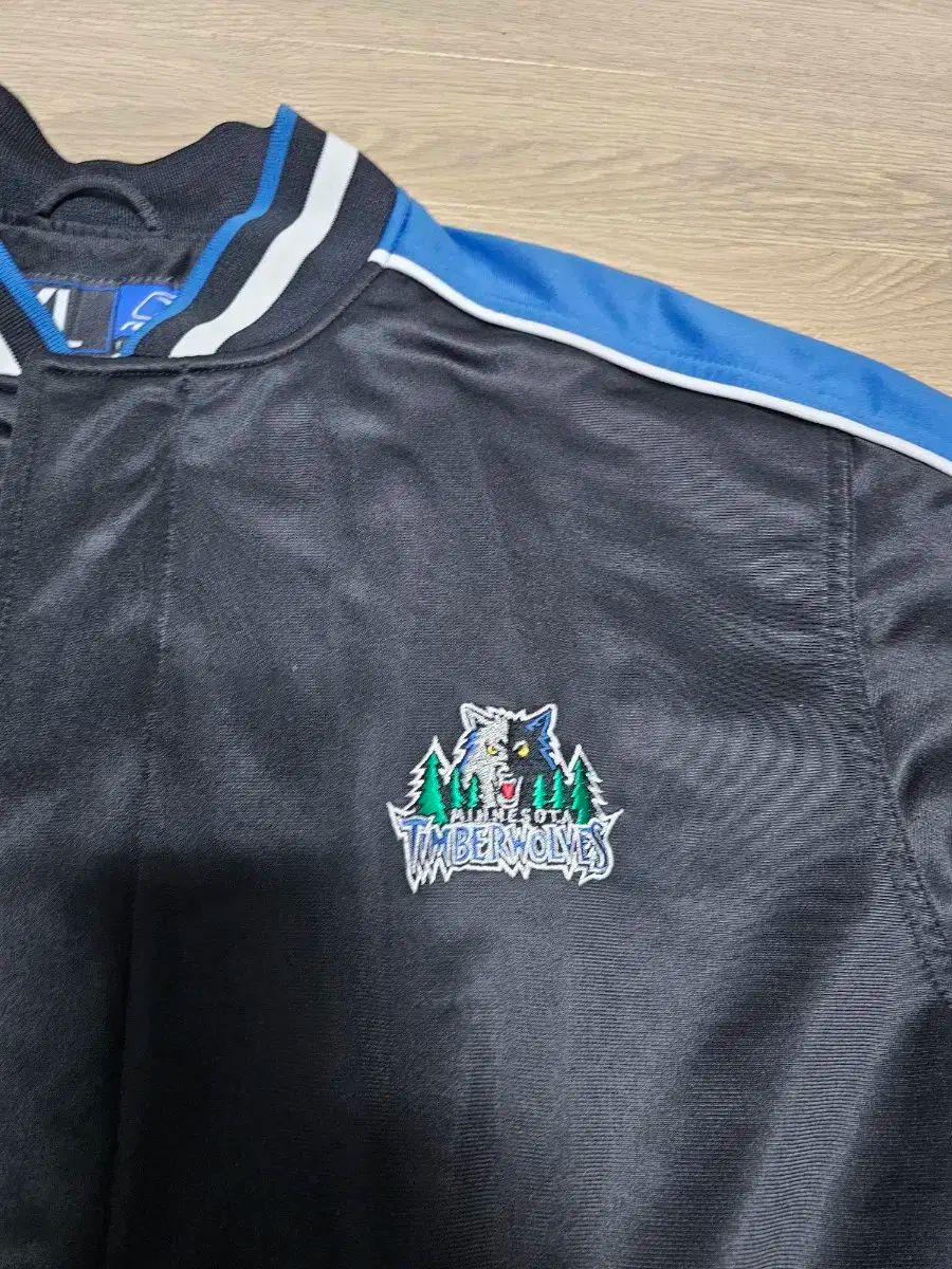 リーボック ミネソタ チュウッティン ウォームアップ オーバーサイズ