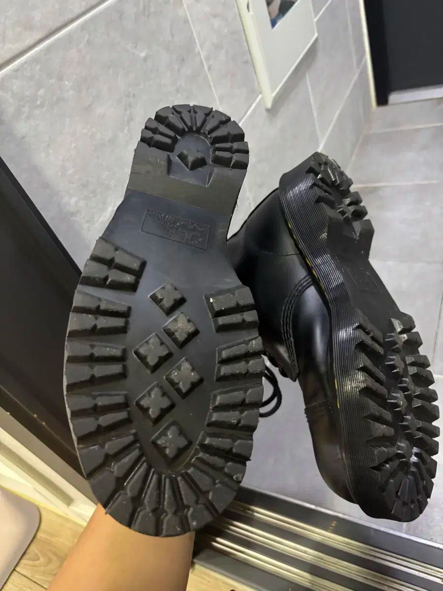 DR. MARTENS ドクターマーチン 10ホール スチールトゥ 10966