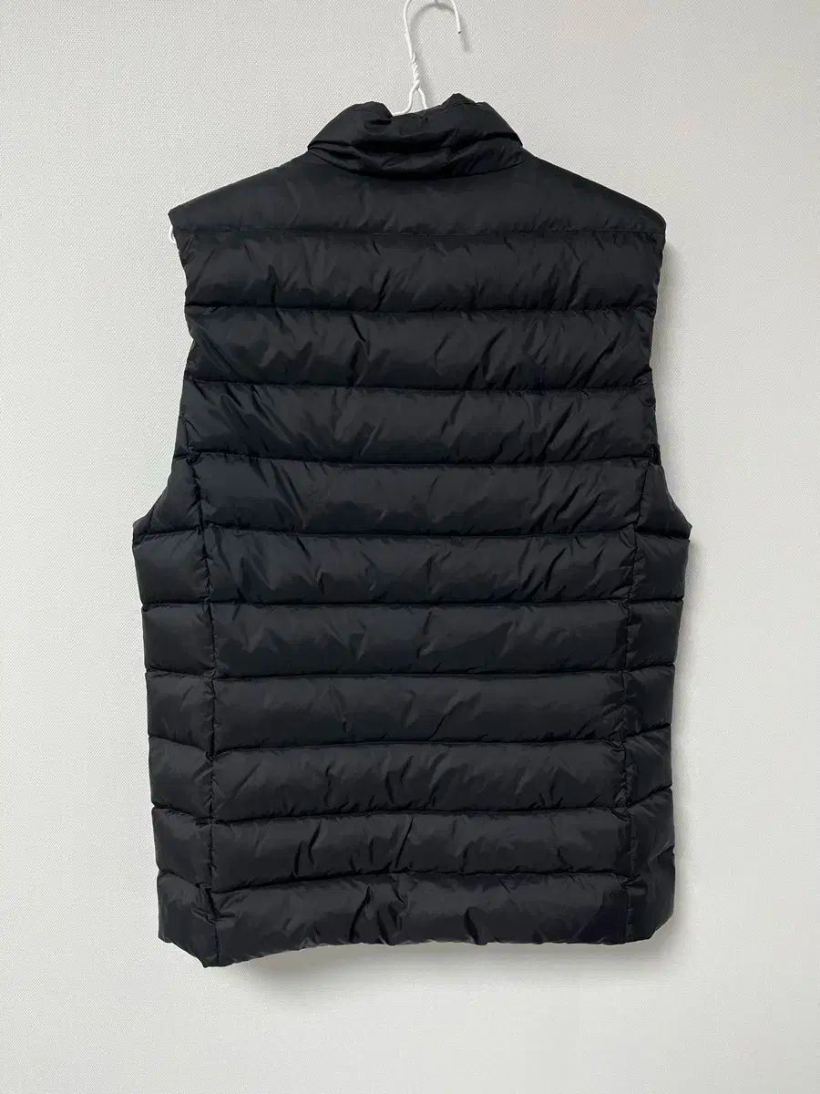 DESCENTE ブラック グースダウン ベスト 95