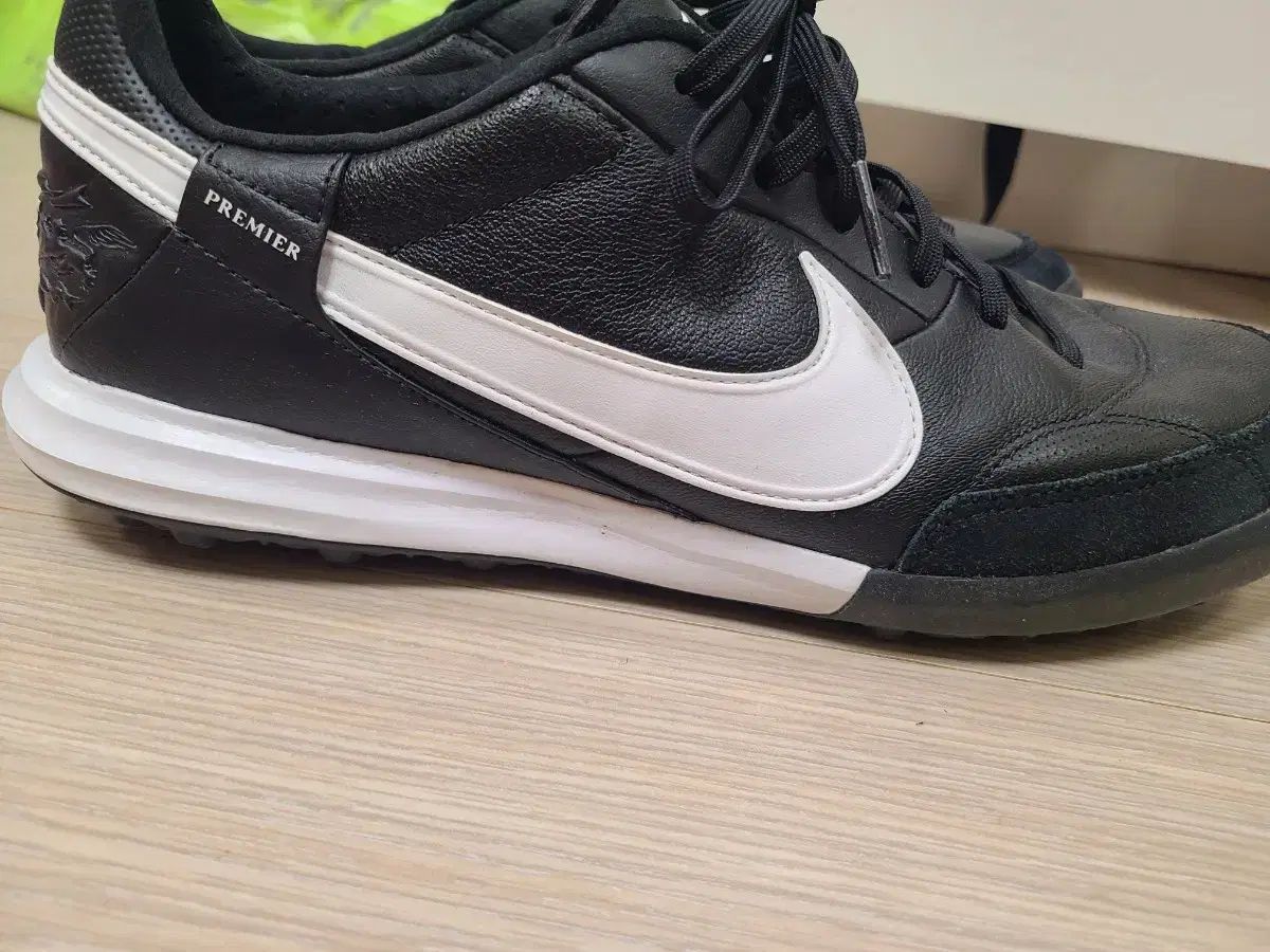 ナイキ プレミア３ tf 280mm １回 実際に着用 舌 제거