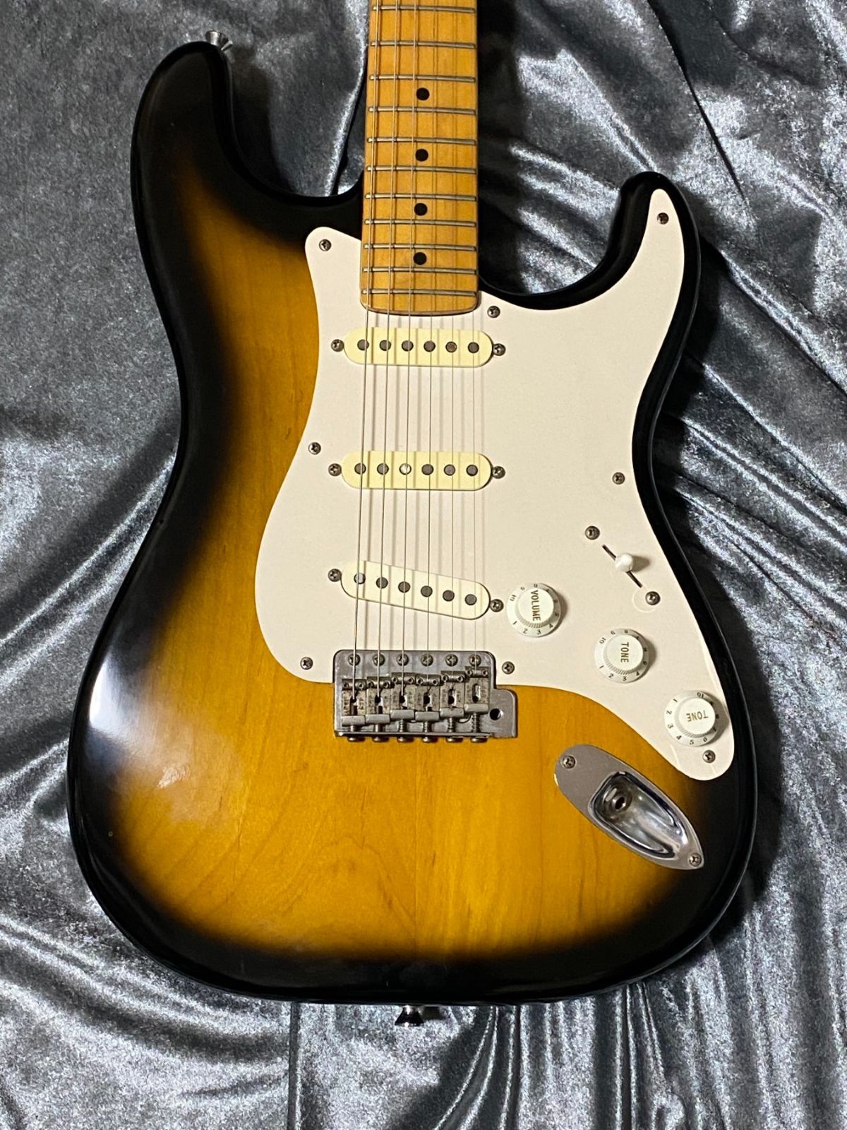 ラッカートップ EDWARDS E-SE-93M LT セイモアダンカンPU搭載 エドワーズ ストラトキャスタータイプ エレキギター